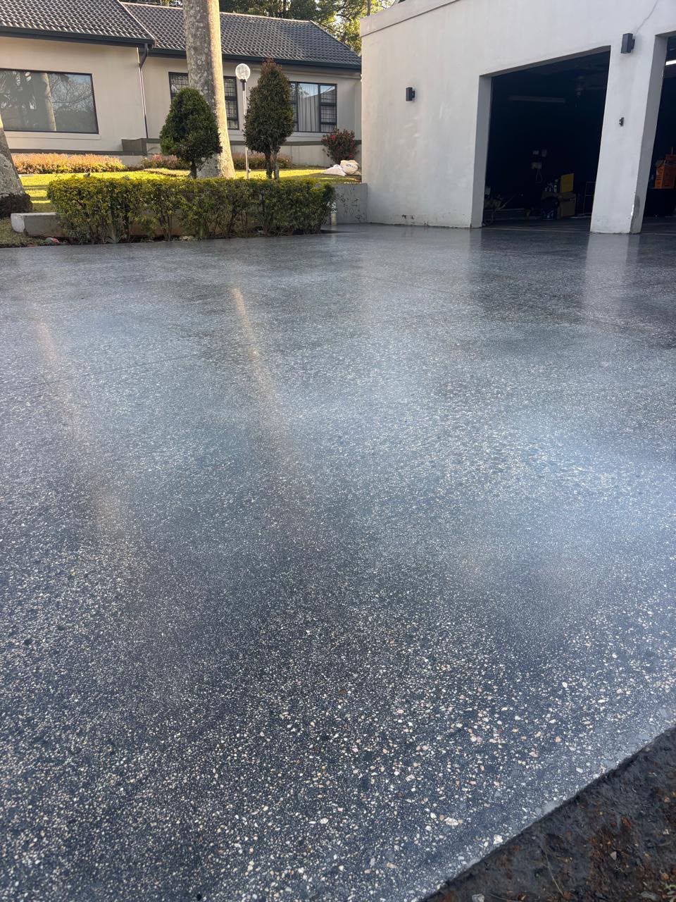 Residential concrete driveway pour
